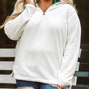 CURVY Pineapple Ivory Pullover Sherpa - NWT